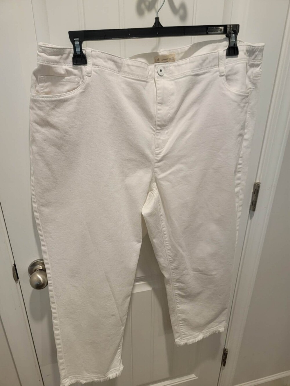 J. Jill Plus Sz 24 Authentic Fit Cropped Raw Hem White Capri Denim Jeans 23" Ins